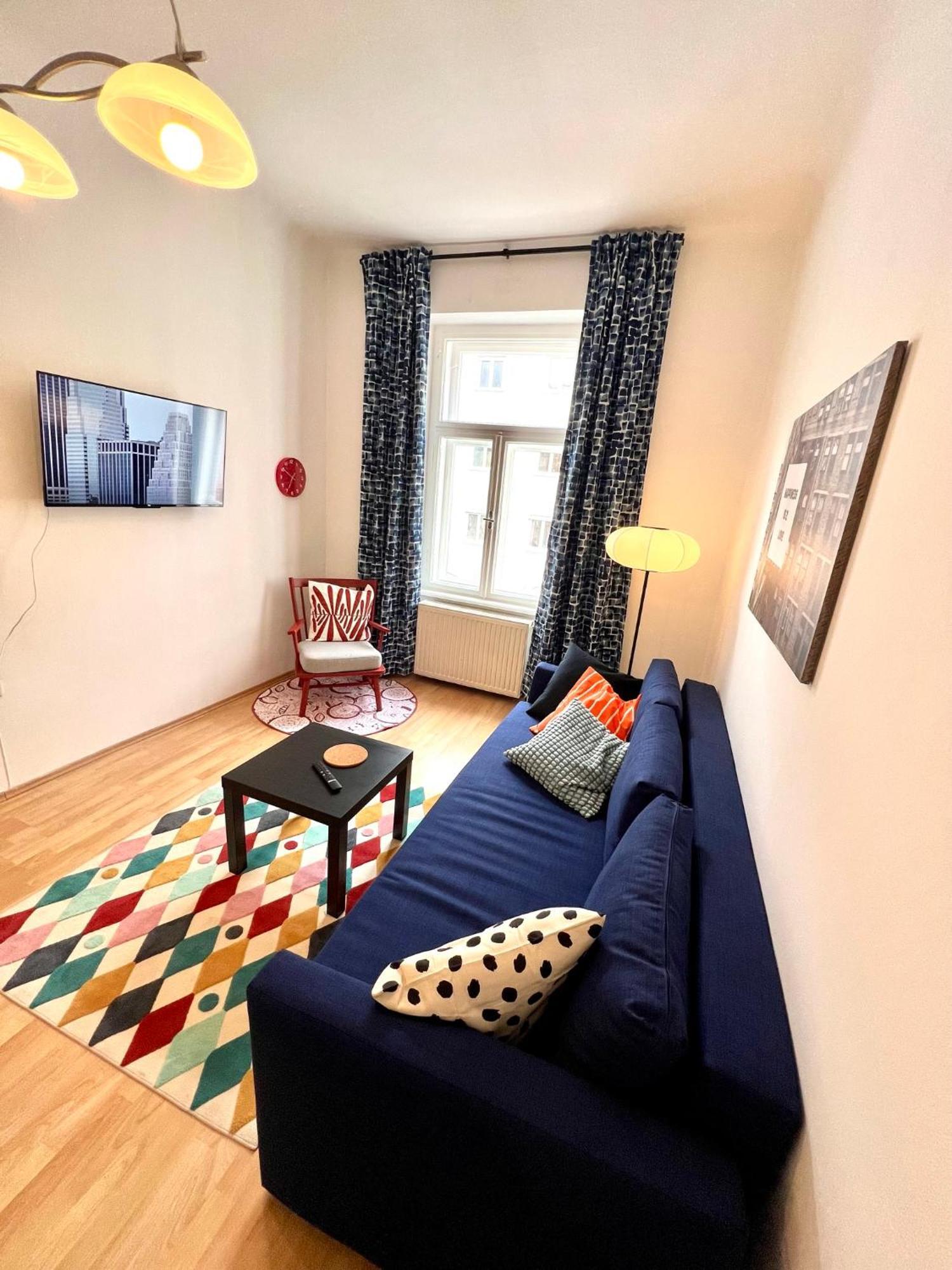 Cozy City Retreat - By Nahuen Suites Graz Bagian luar foto